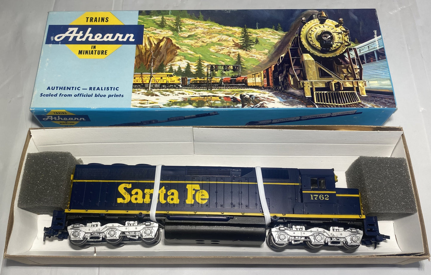 Athearn 4165 ATSF SD45 Diesel Locomotive