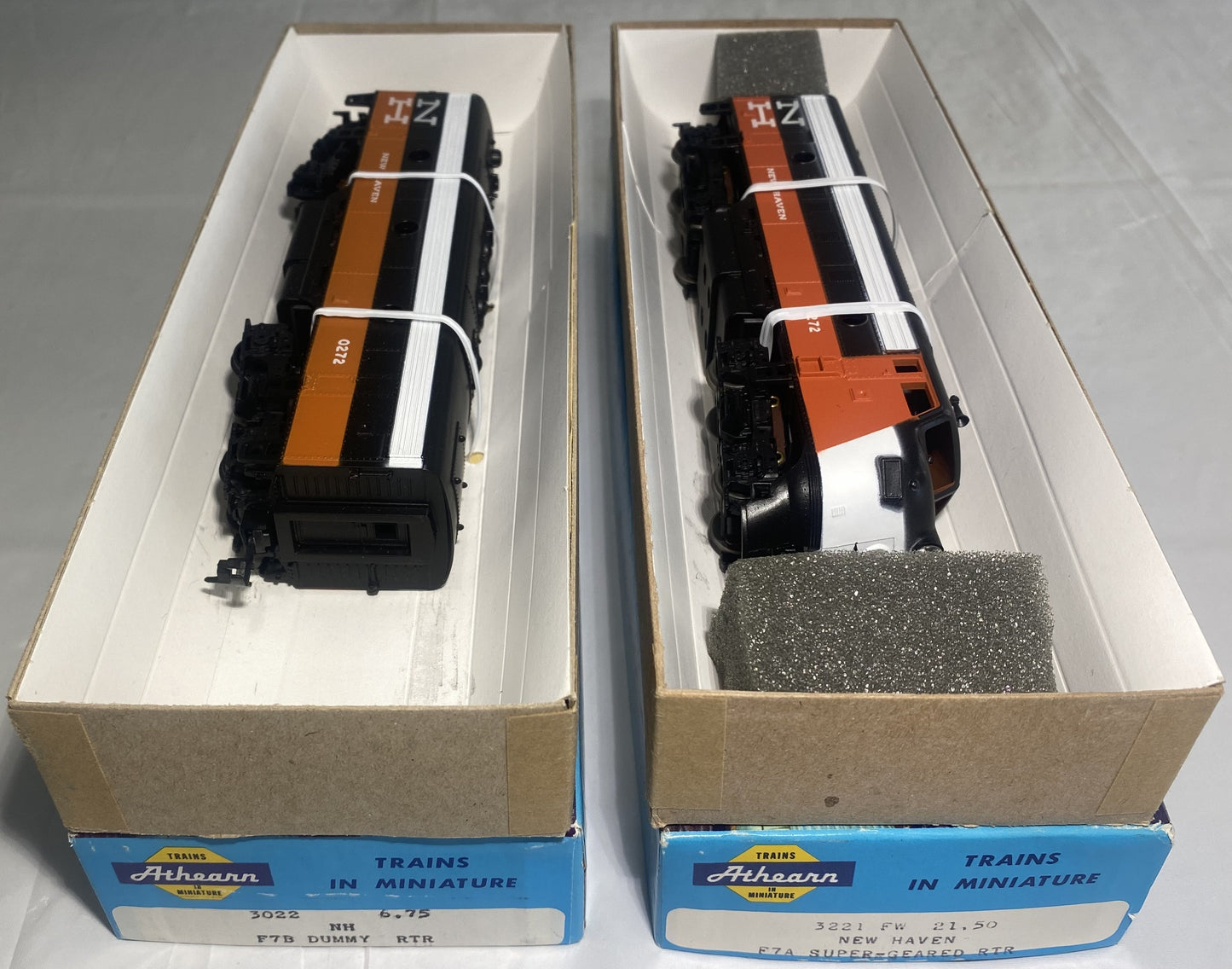 Athearn 3221 NH F7A Super Geared & 3022 NH F7B Dummy Diesel Locomotive