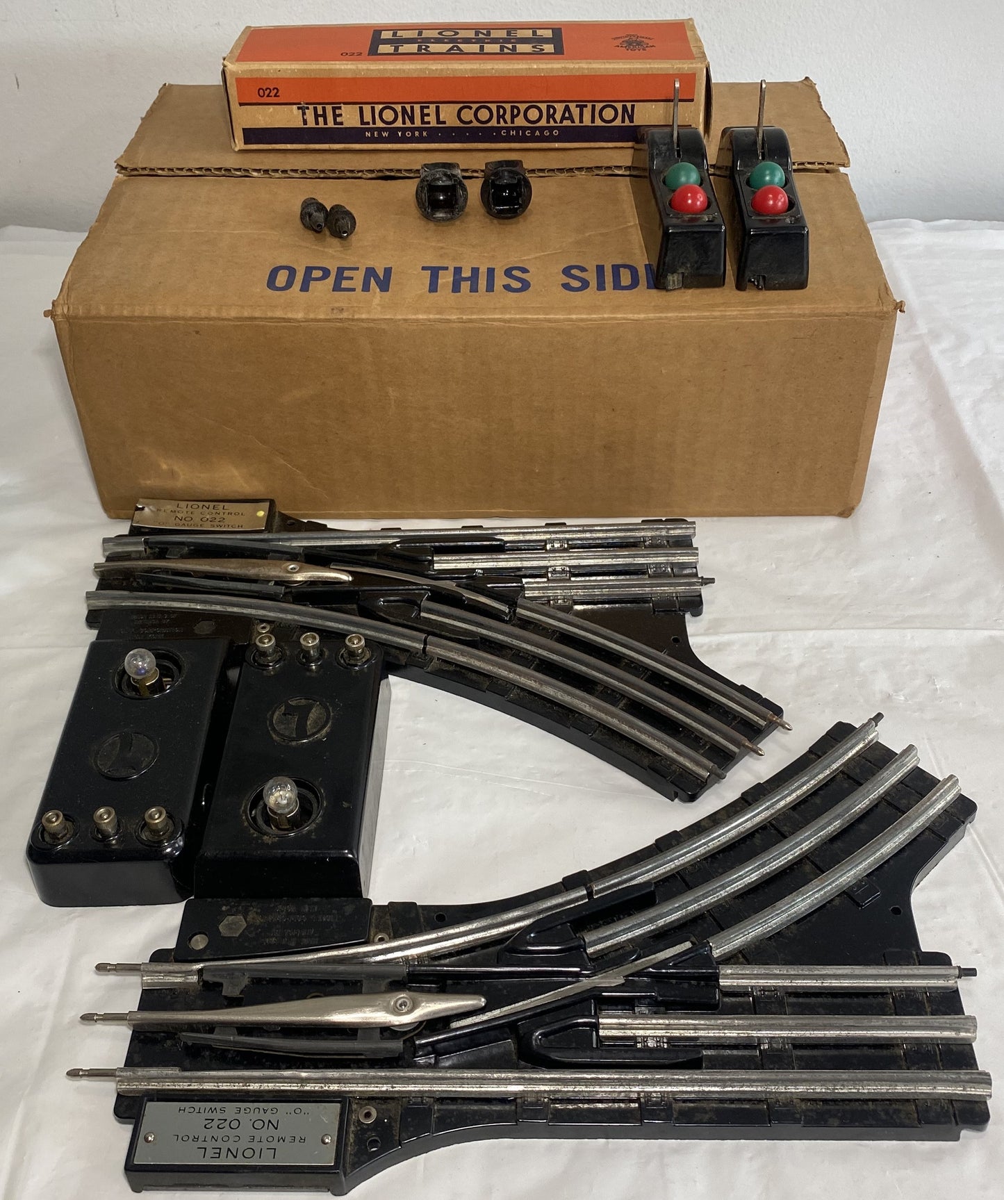 Lionel Post War 022 Remote Control O Gauge Switches, Pair C-8