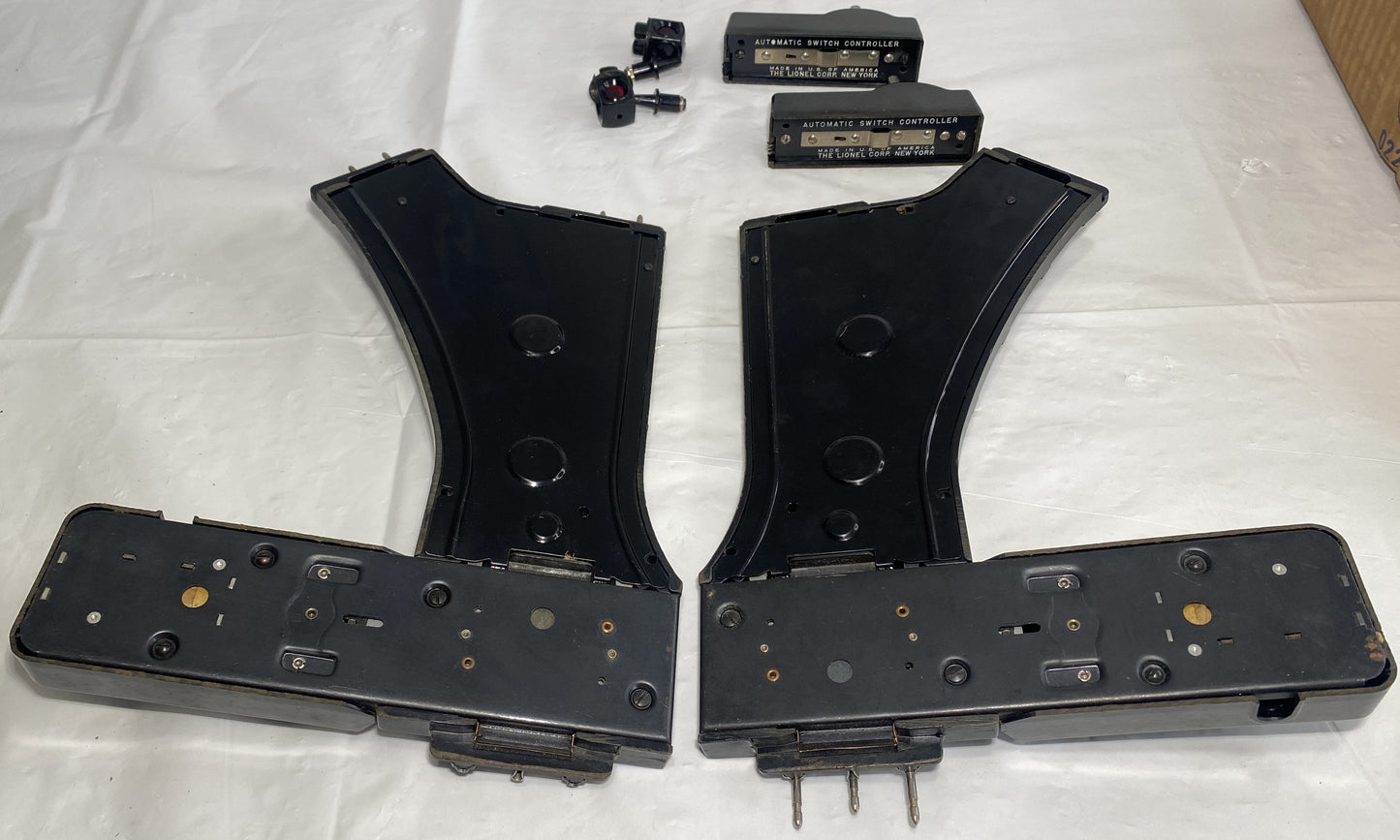 Lionel Post War 022 Remote Control O Gauge Switches, Pair C-7