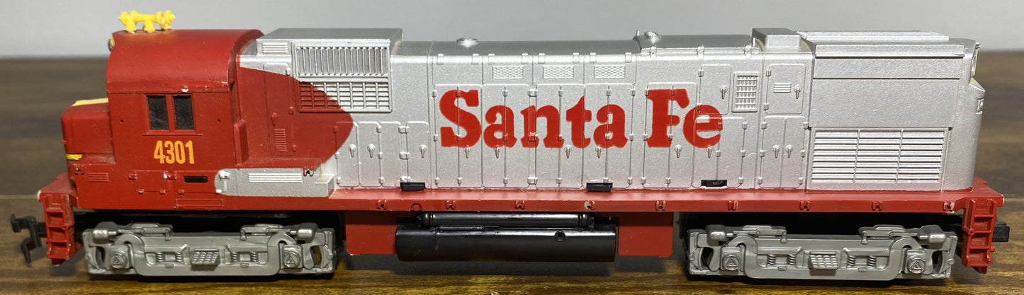 Mantua TYCO Diesel Locomotive Santa Fe #4301