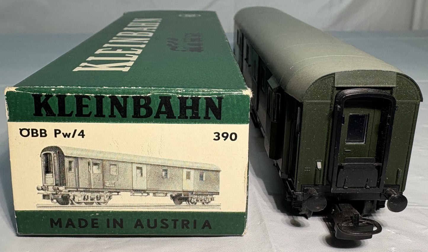 Kleinbahn 390 ÖBB Green Baggage Wagon Car 60411