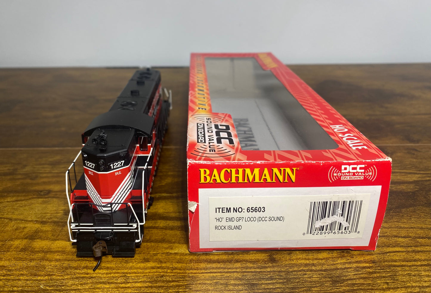 Bachmann 65603 HO Rock Island GP7 Diesel Locomotive #1227