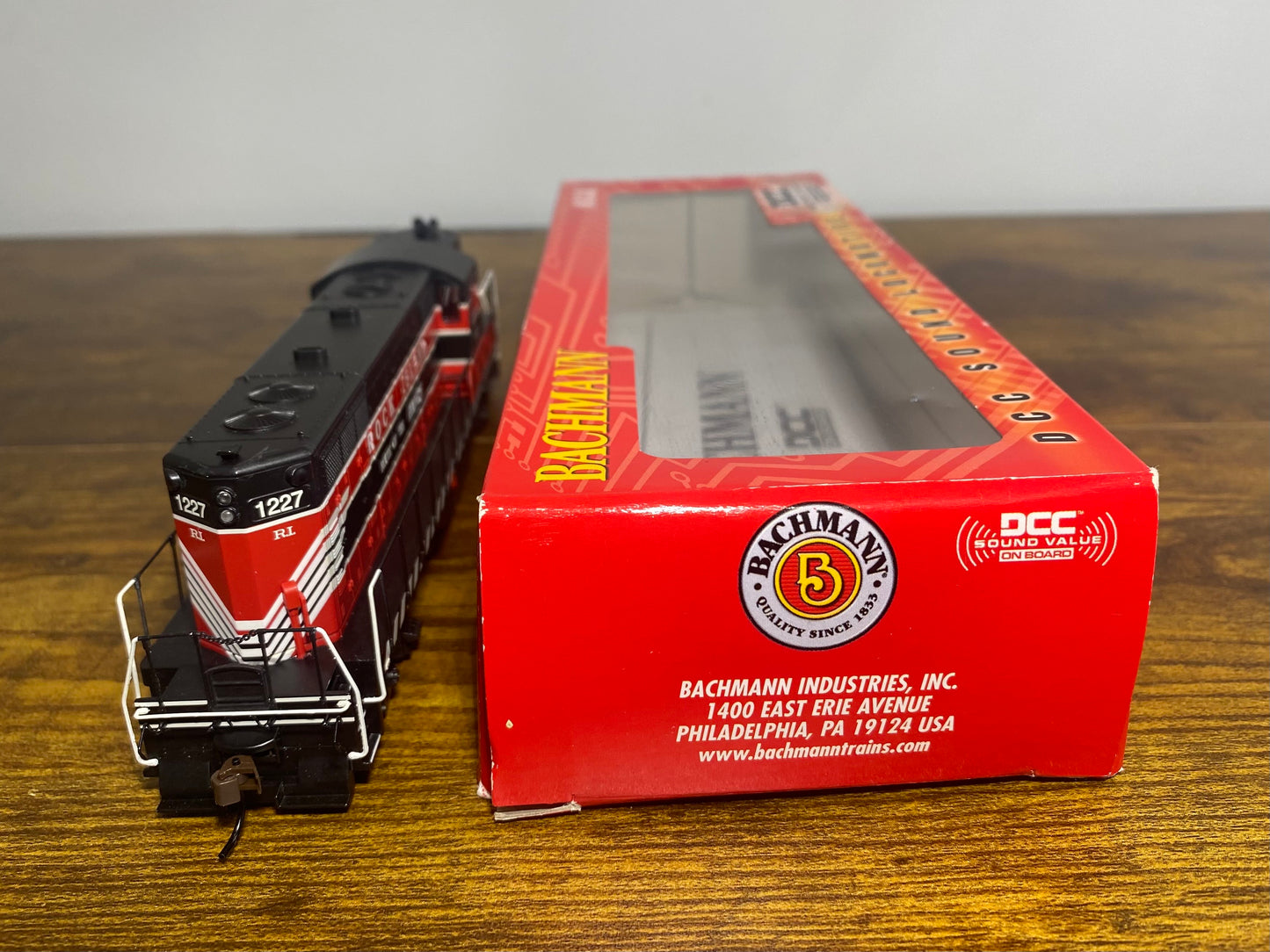 Bachmann 65603 HO Rock Island GP7 Diesel Locomotive #1227