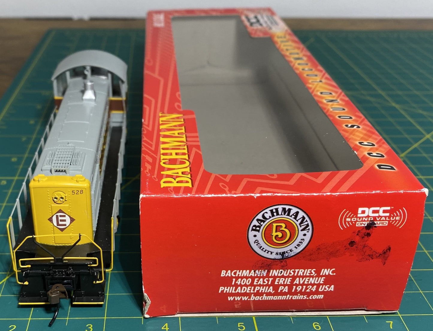 Bachmann 63212 Erie Lackawanna S-4 Diesel Locomotive #528 DCC & Sound