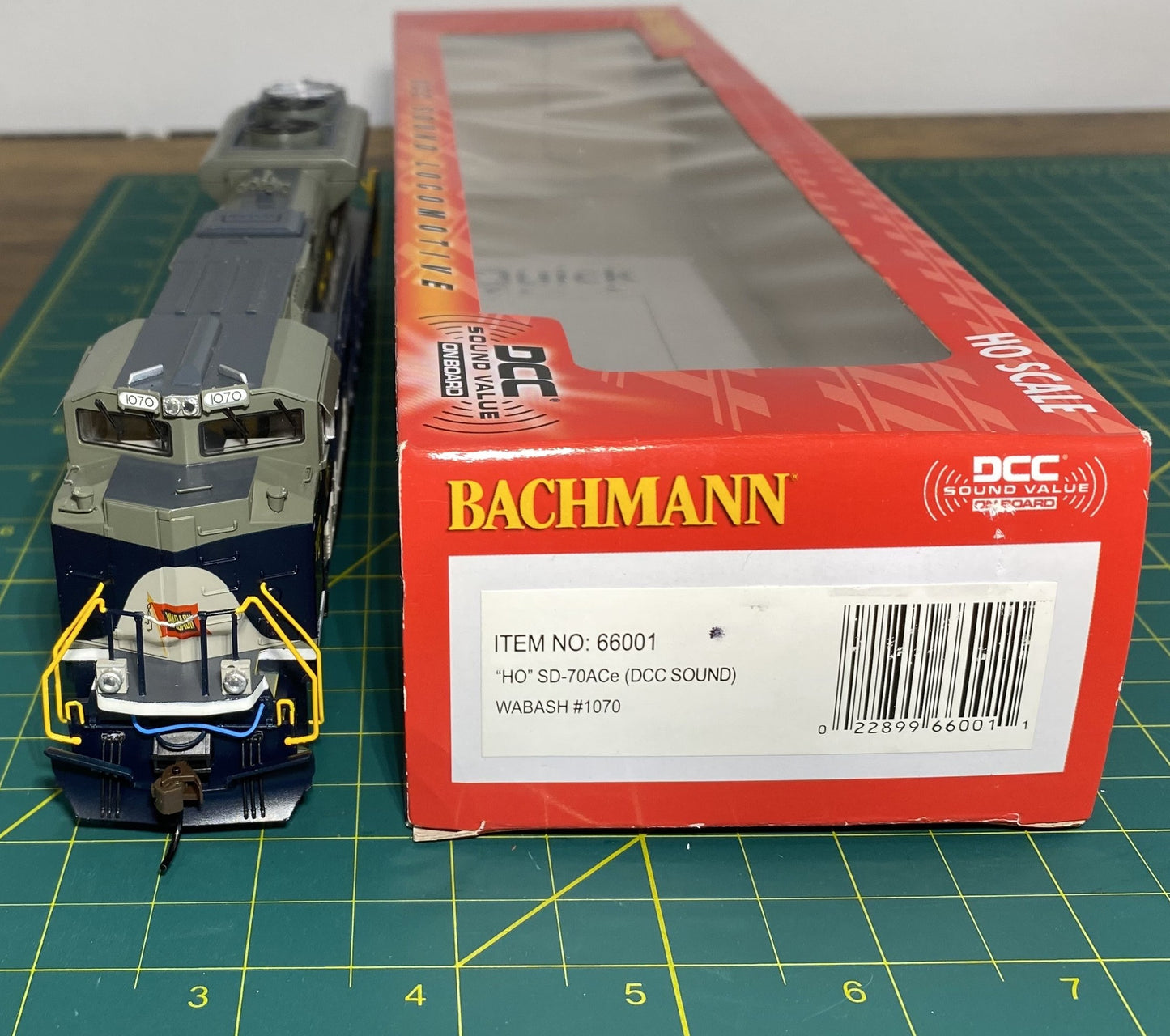 Bachmann 66001 HO Wabash NS Heritage SD70ACe Diesel Loco Sound/DCC #1070