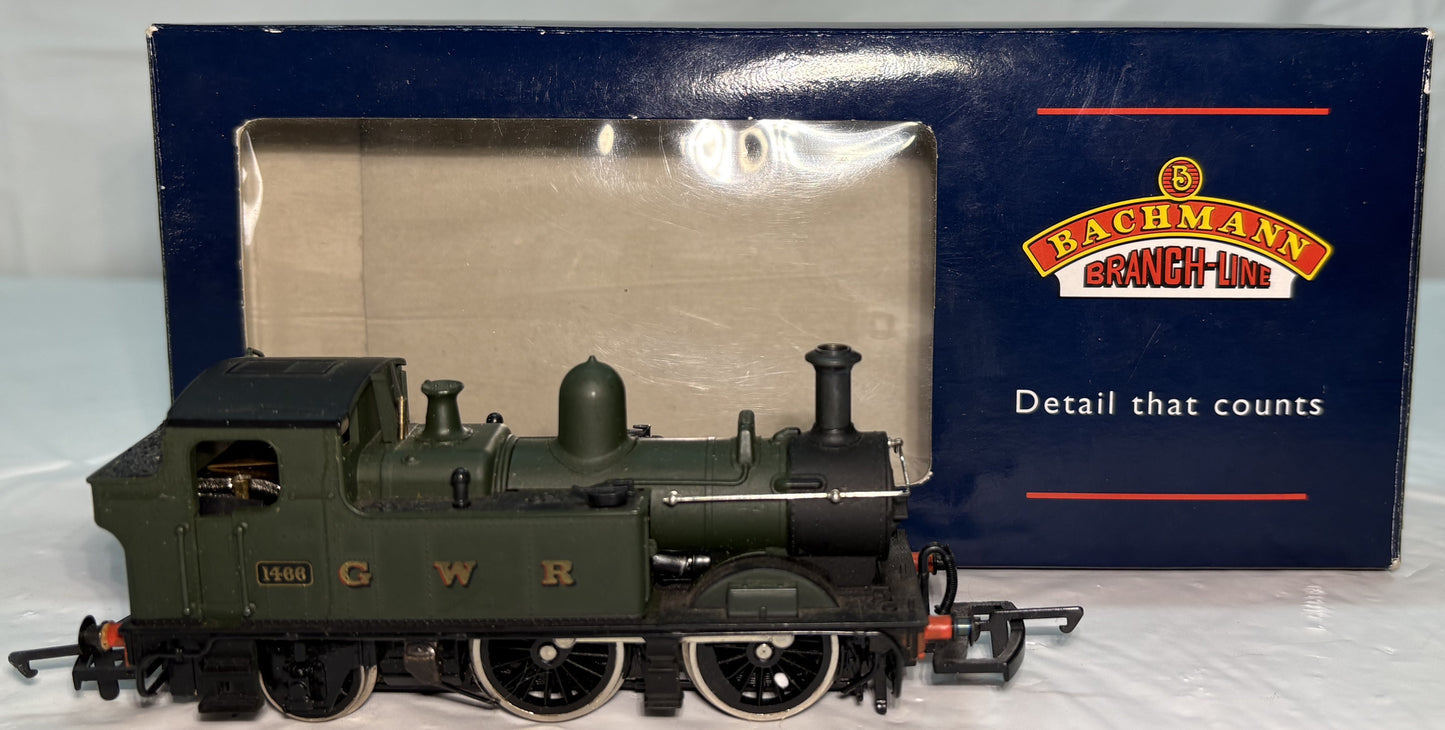 Bachmann Branchline 32-200A Class 8750 0-6-0PT 6752 in GWR Green