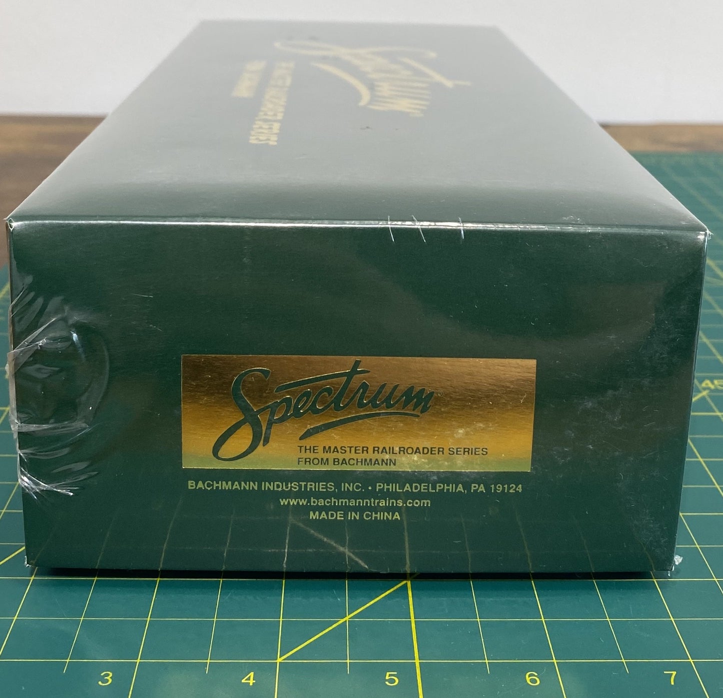 Bachmann Spectrum 27618 On30 Denver & Rio Grande Western Ventilated Box Car