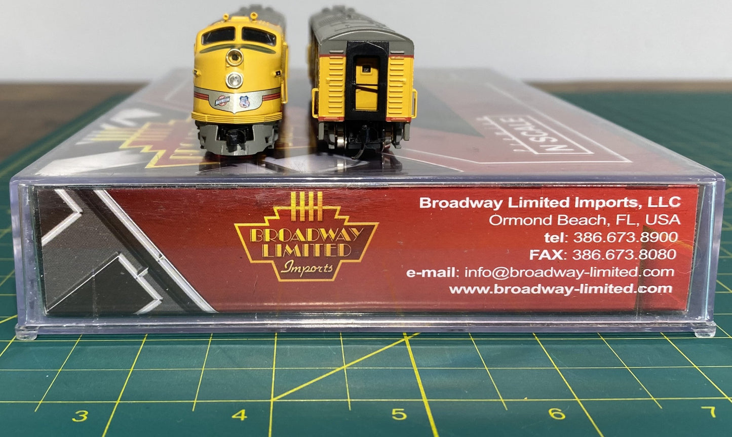 Broadway Limited 680 HO SP Morning Daylight Baggage Chair Car w/ Antenna #3302