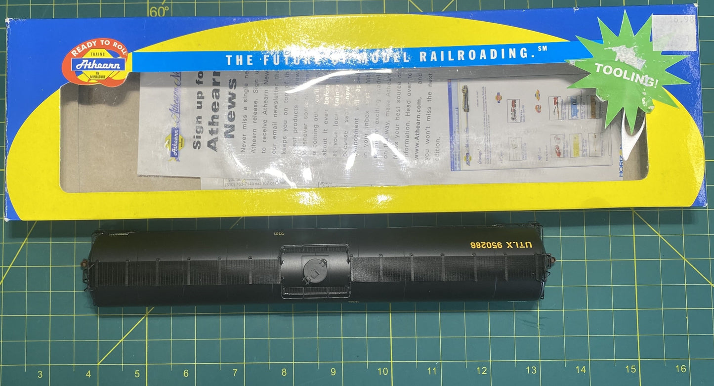 Athearn 96406 HO UTLX RTR 33,900 Gallon LPG Tank/Early #950286