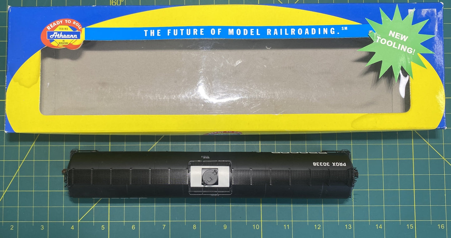 Athearn RTR HO UTC 33K LPG Tank Car “Early” PROCOR #30338 Item #96404