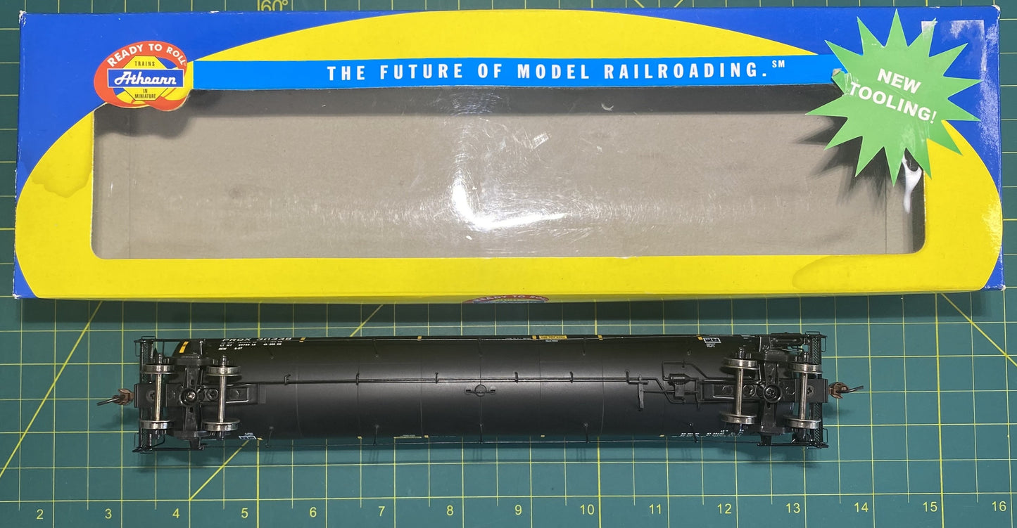 Athearn RTR HO UTC 33K LPG Tank Car “Early” PROCOR #30338 Item #96404