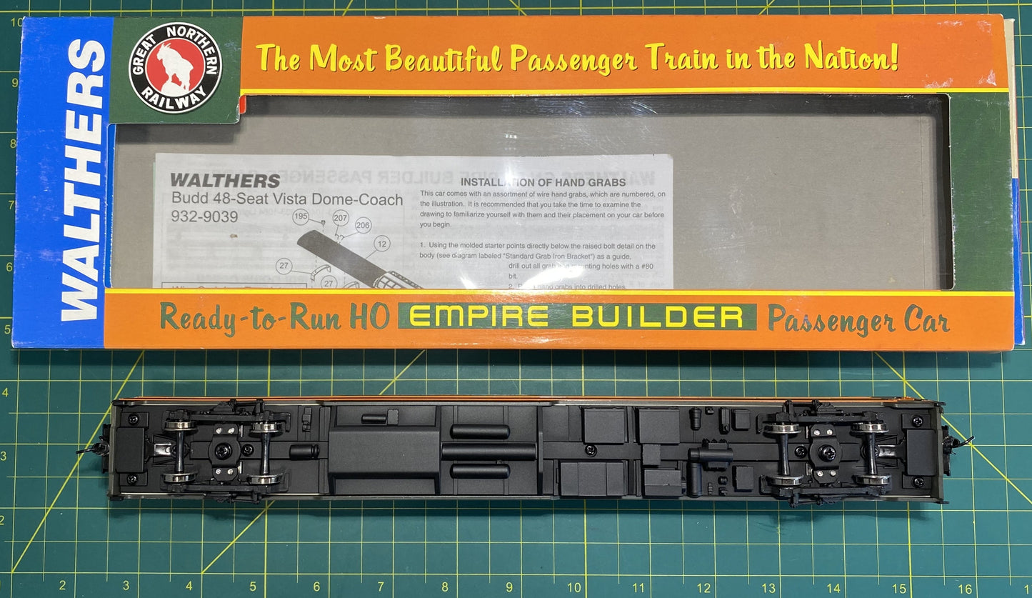 Walthers #932-9039 GN Empire Builder Budd 48-Seat Vista Dome