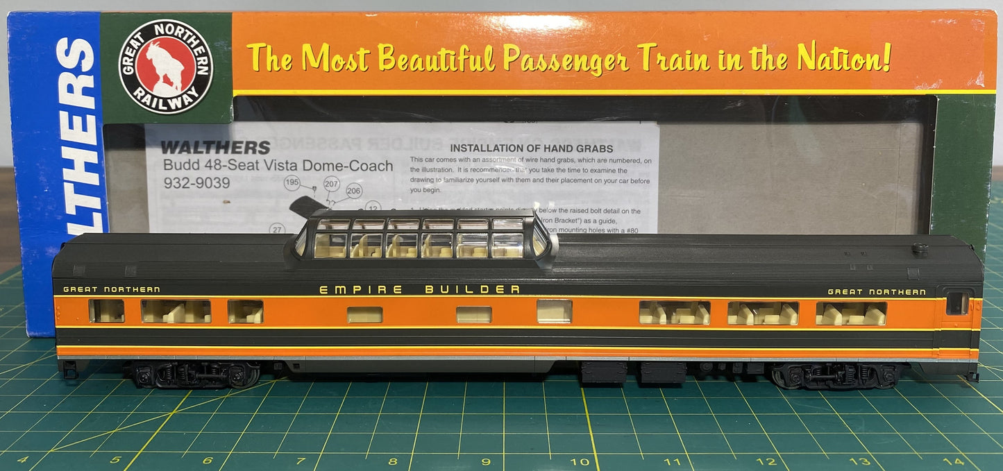 Walthers #932-9039 GN Empire Builder Budd 48-Seat Vista Dome