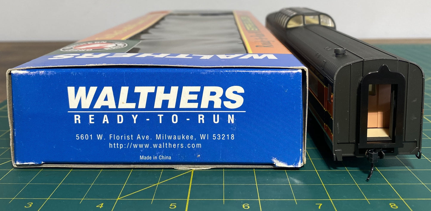 Walthers #932-9039 GN Empire Builder Budd 48-Seat Vista Dome