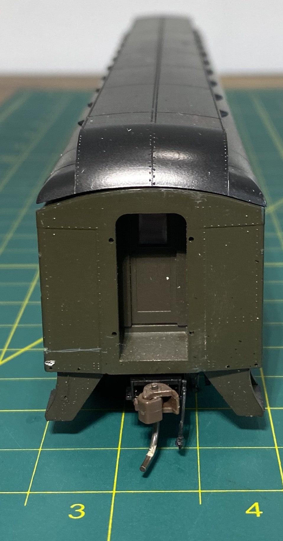 Lima #1824 HO Scale New York Central Passenger Car