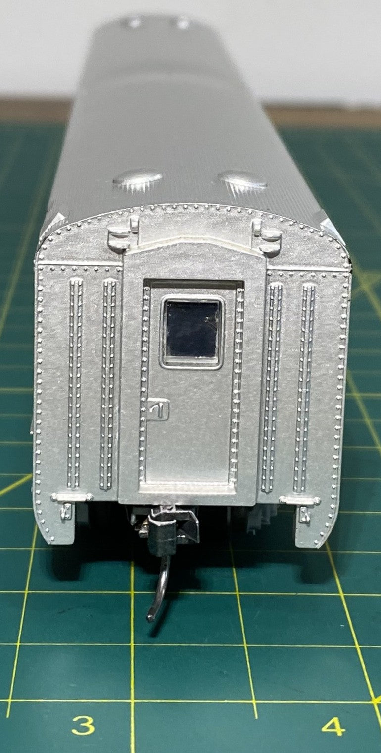 Athearn Kit (assembled) 1784 HO Streamlined Baggage New Heaven #3018