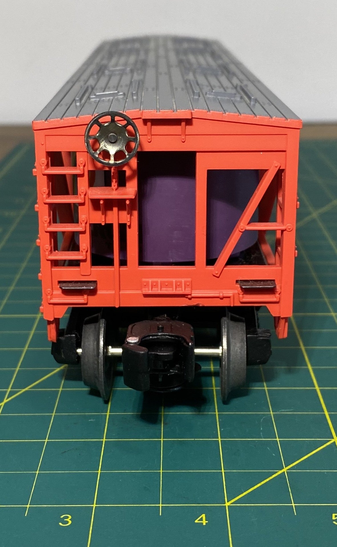 Lionel #6-19446 Pittsburgh Paint Vat Car