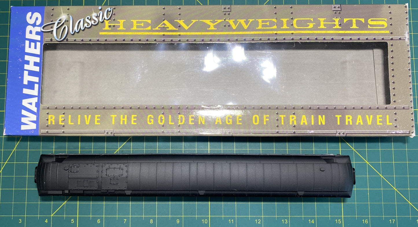 Walthers Santa Fe-Style Heavyweight 70' Coach Pullman Green w/black Roof