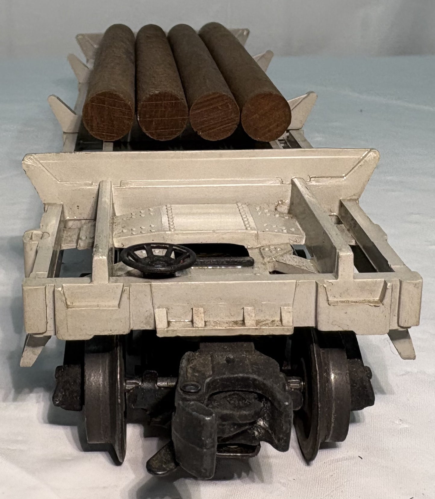 Lionel Post War 3361 Operating Log Dump Car