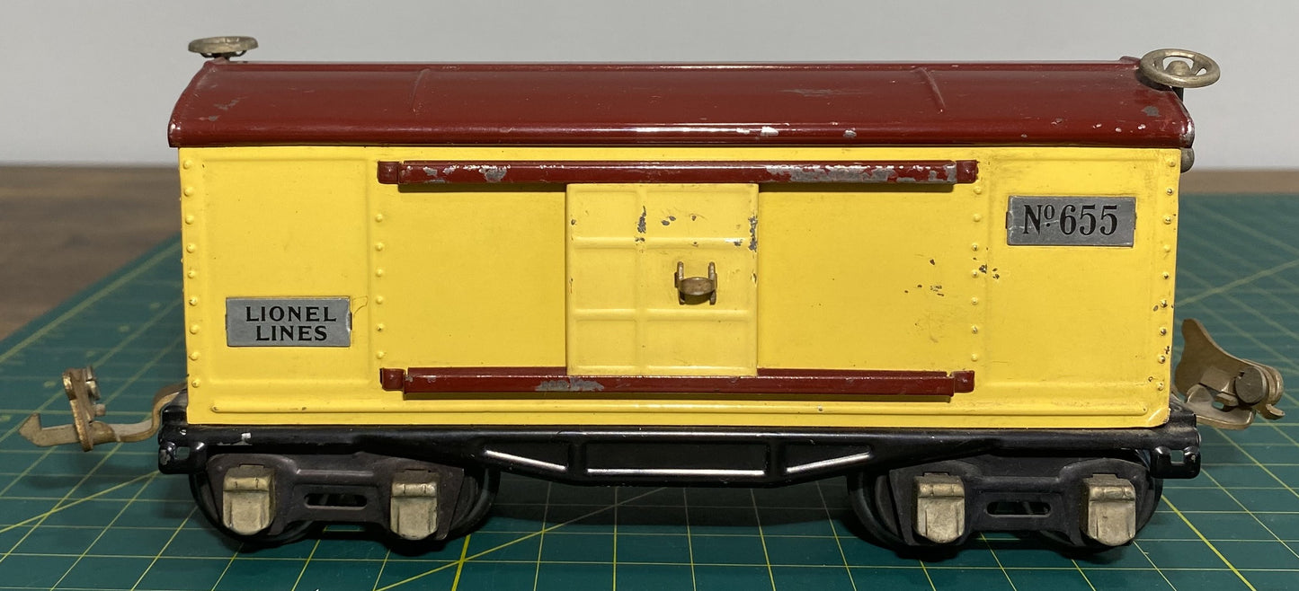 Lionel Pre War 655 Box Car Cream and Maroon Roof
