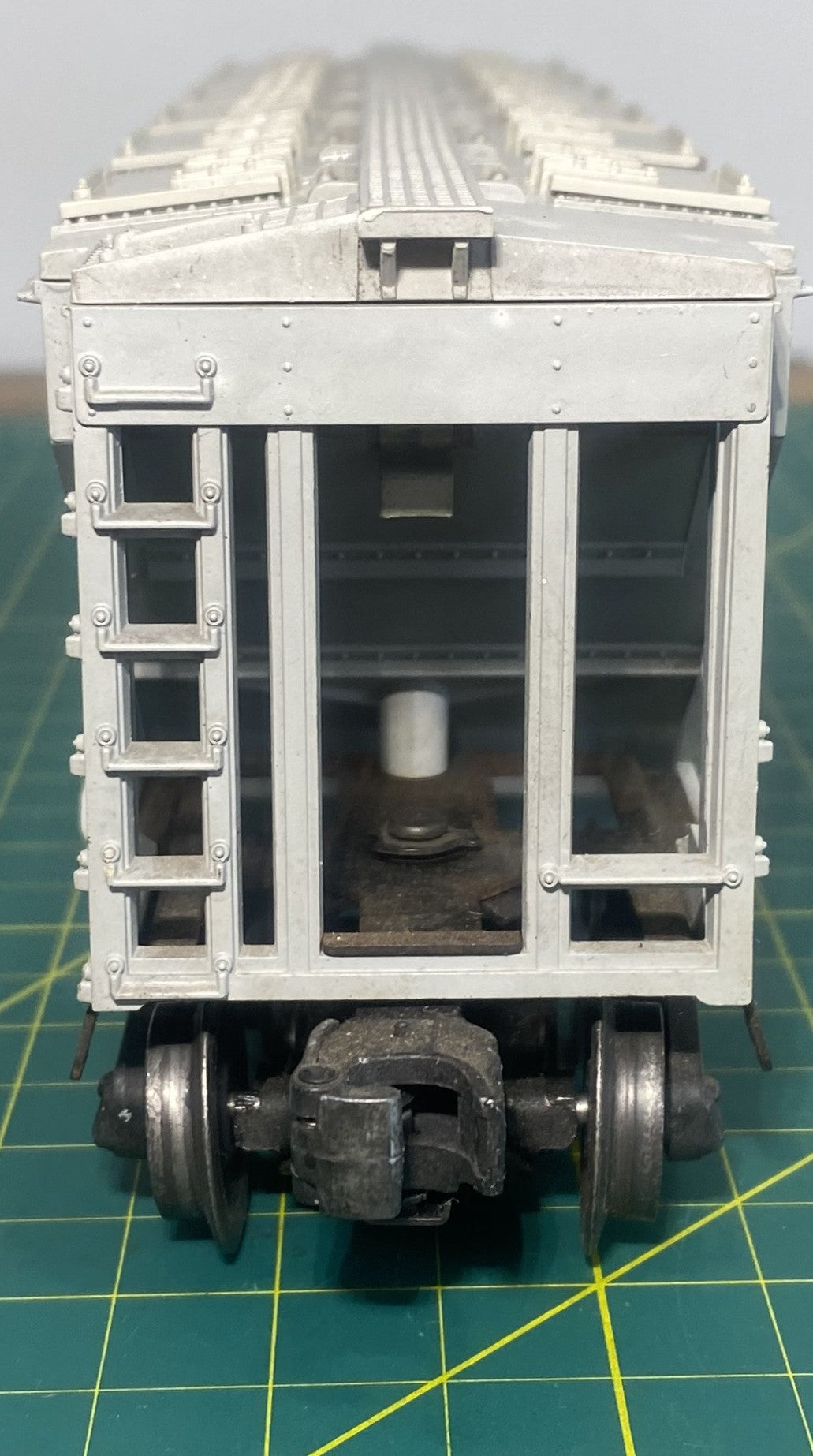 Lionel Post War Covered Quad Hopper #6446-25