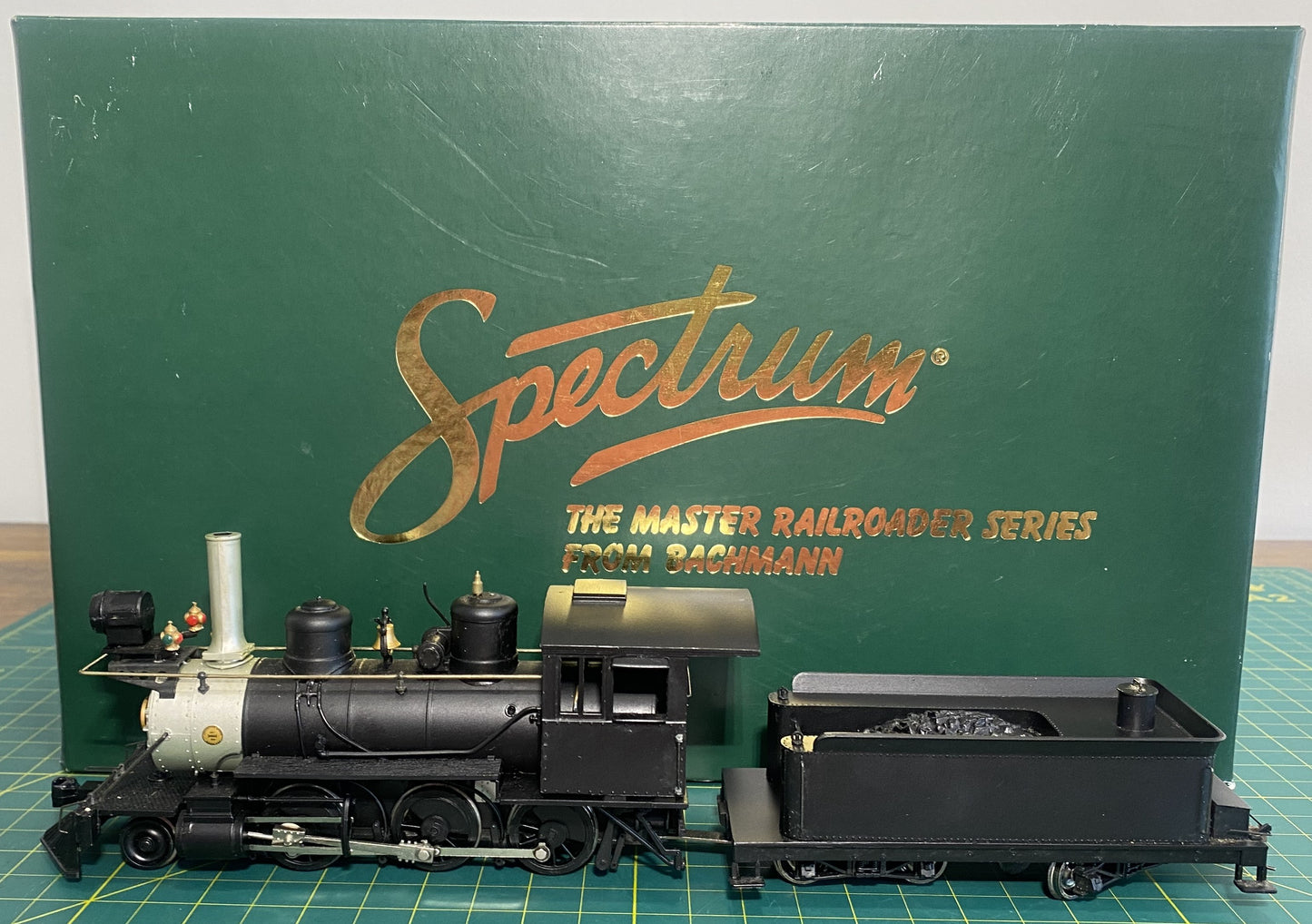 Spectrum On30 Steam Locomotive 2-6-0 Mogul Painted, Unlettered