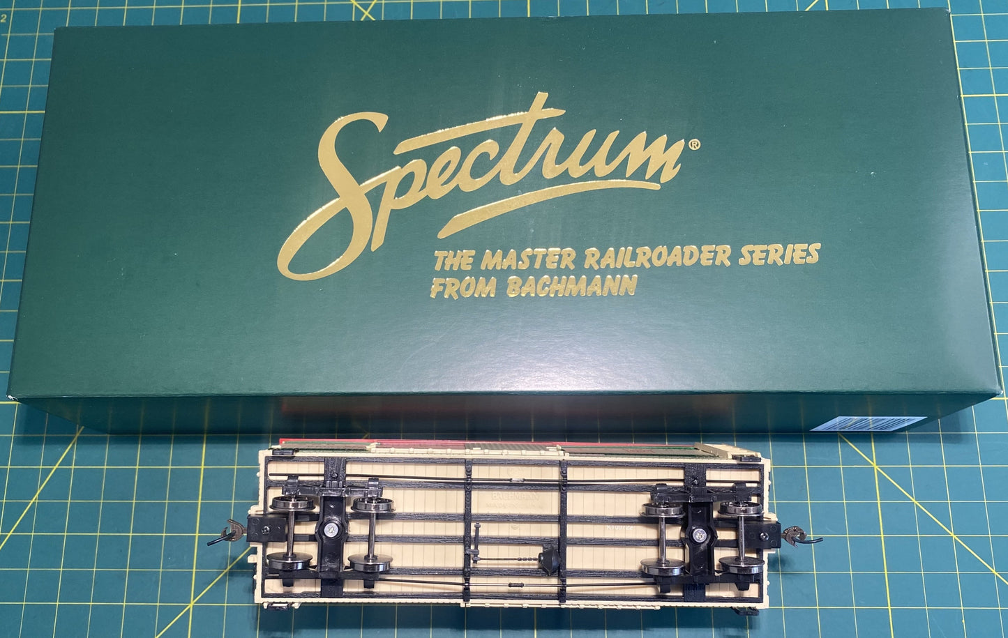Spectrum 160-27044 Christmas On30 Boxcar North Pole & Southern Express Fruitcake Delivery #7216