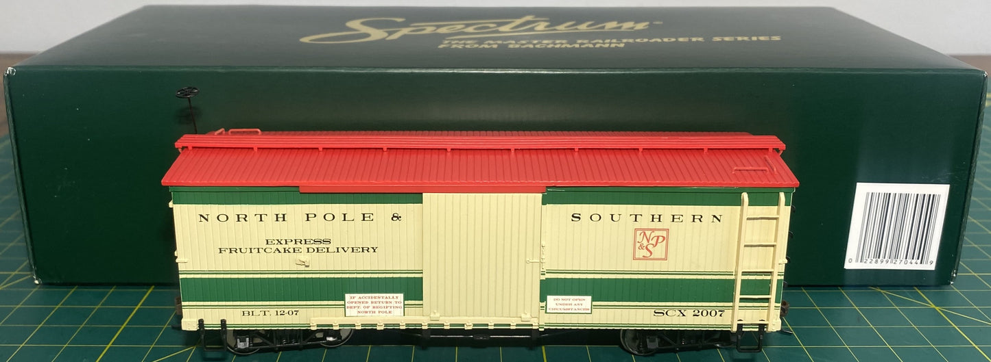 Spectrum 160-27044 Christmas On30 Boxcar North Pole & Southern Express Fruitcake Delivery #7216