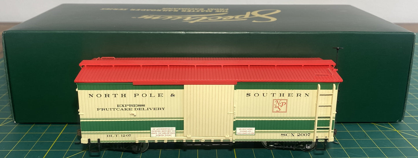 Spectrum 160-27044 Christmas On30 Boxcar North Pole & Southern Express Fruitcake Delivery #7216