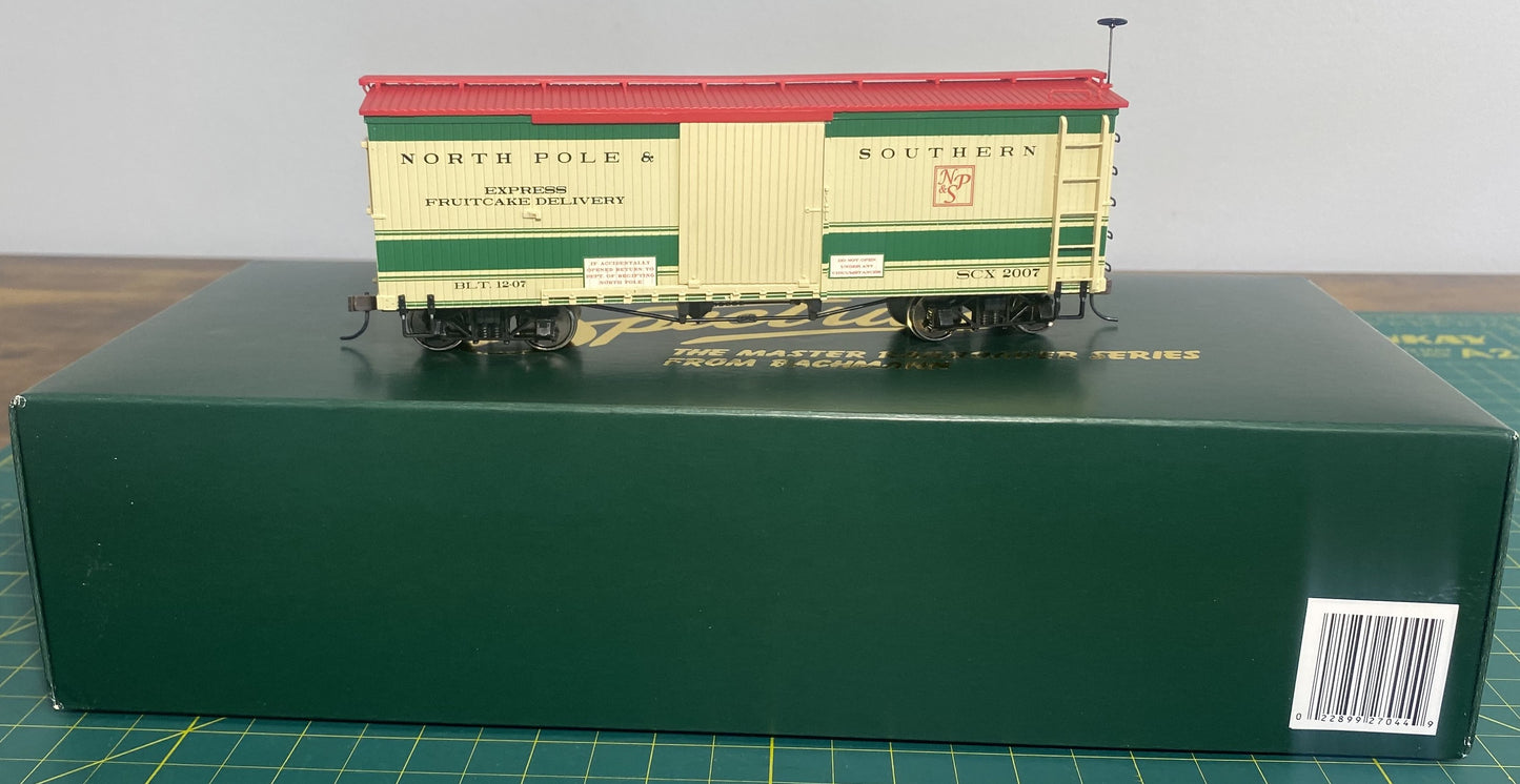 Spectrum 160-27044 Christmas On30 Boxcar North Pole & Southern Express Fruitcake Delivery #7216