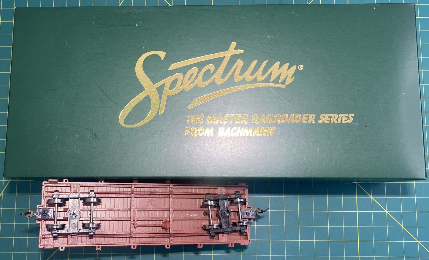 Bachmann Spectrum 27198 On30 Scale Painted & Unlettered Silver Tank Car