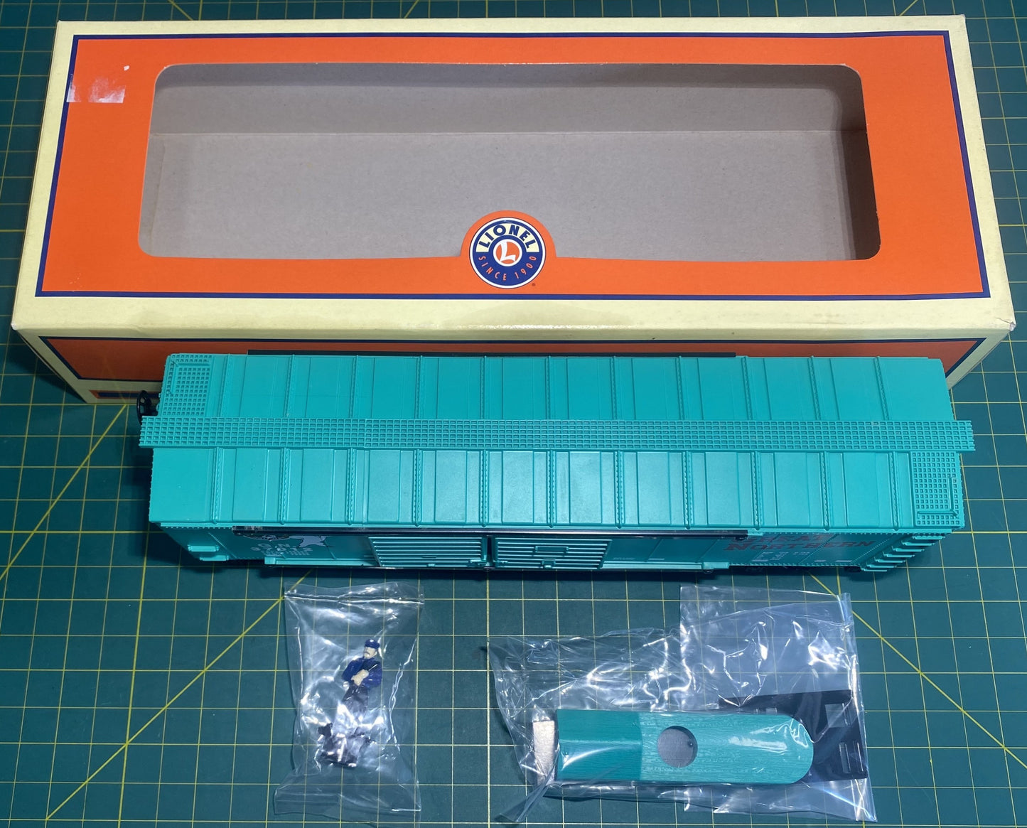 Lionel 6-37012 O Gauge Great Northern Jumping Hobo Boxcar