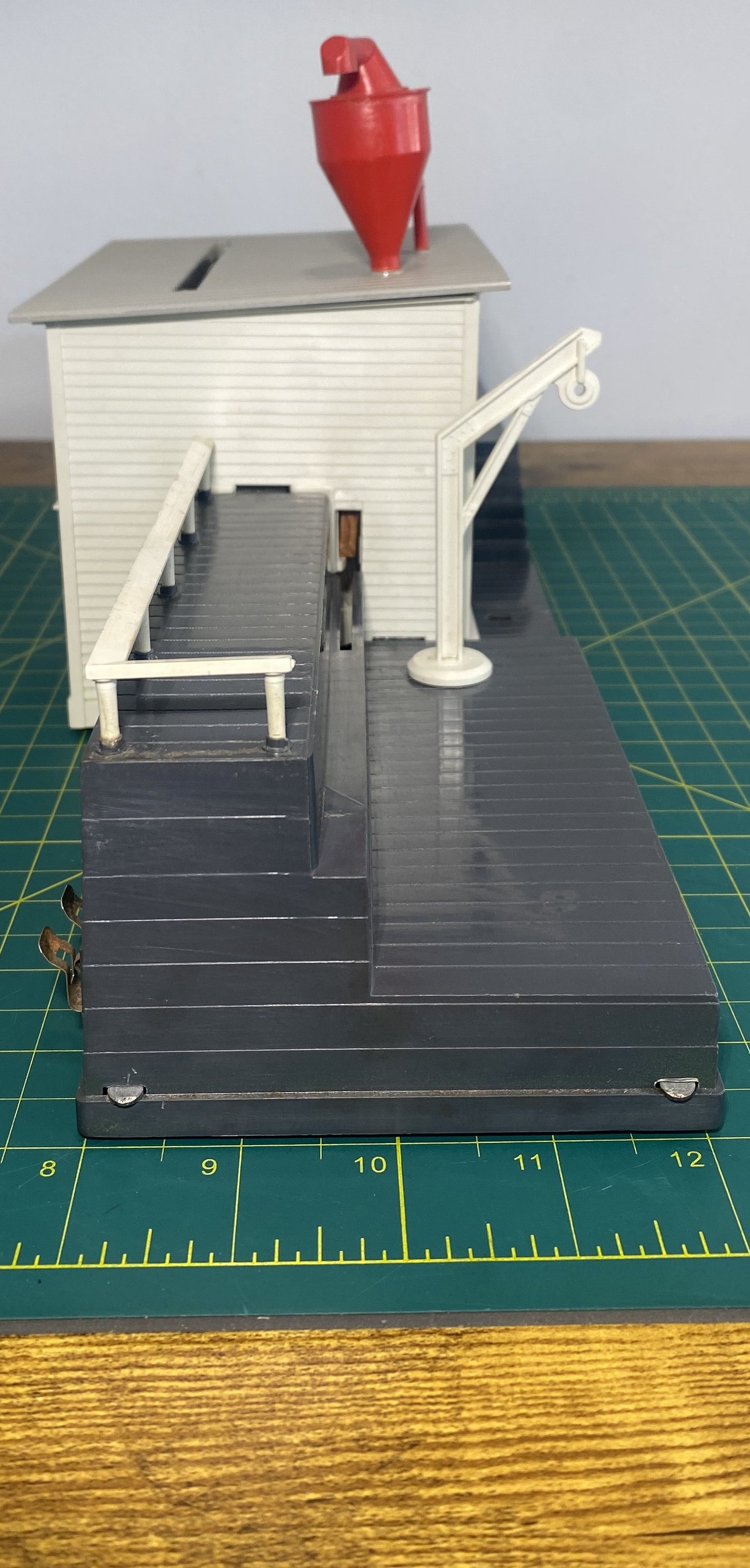 Lionel 464 Lumber Mill Post War