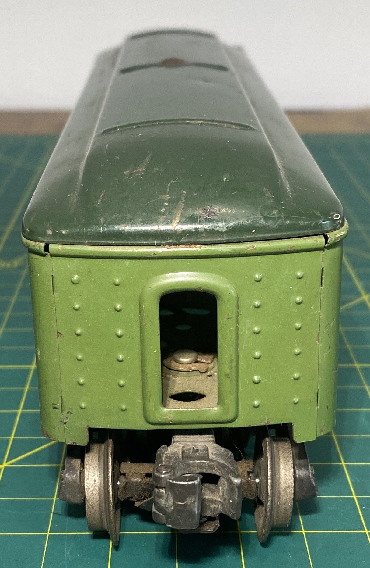 Lionel Pre War 2641 Passenger Car Green