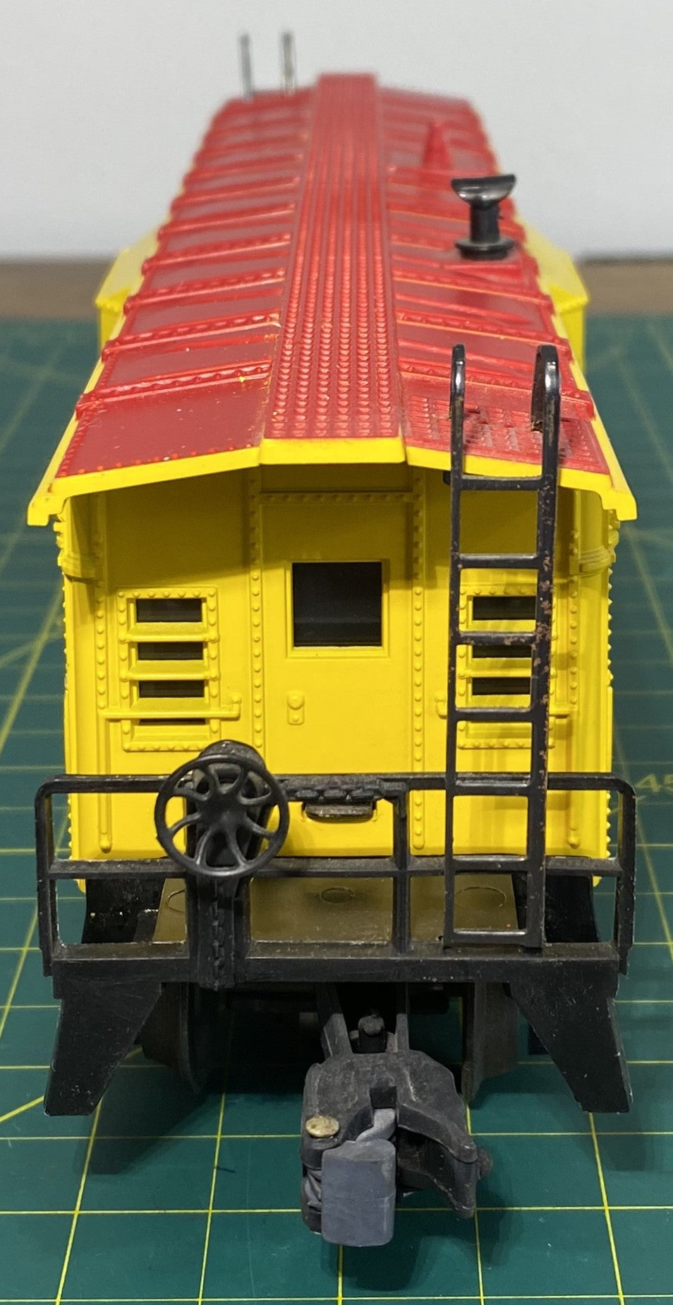 Lionel 6-9368 Union Pacific Window Caboose