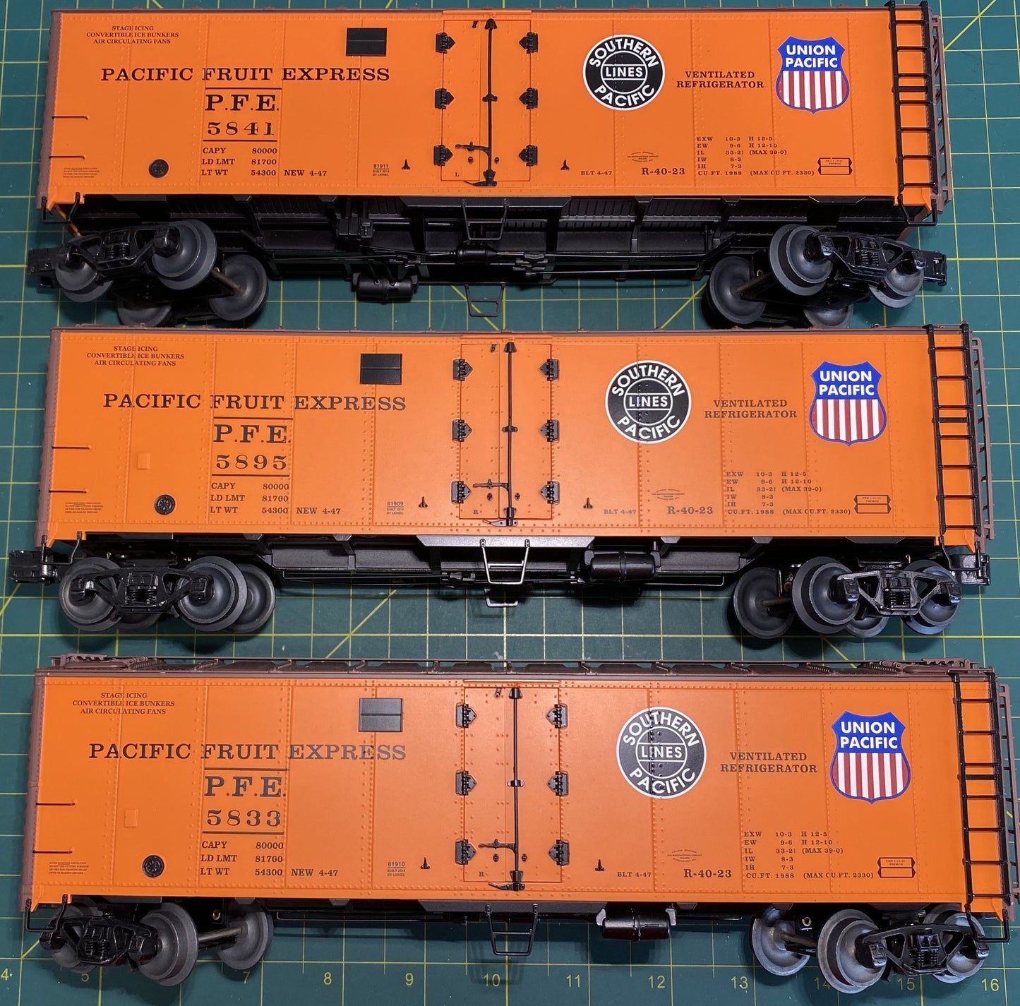 Lionel 6-81908 Pacific Fruit Express Steel Sided Reefer 3-Pack