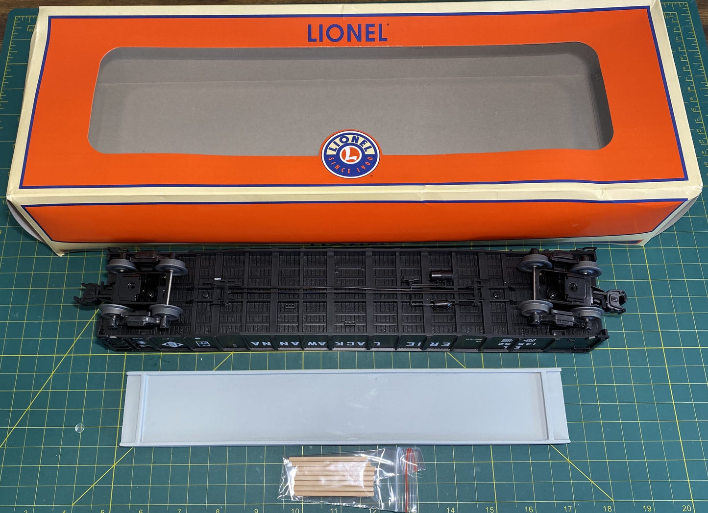 Lionel 6-82861 Pacific PS-5 Gondola with Load Erie Lackawanna