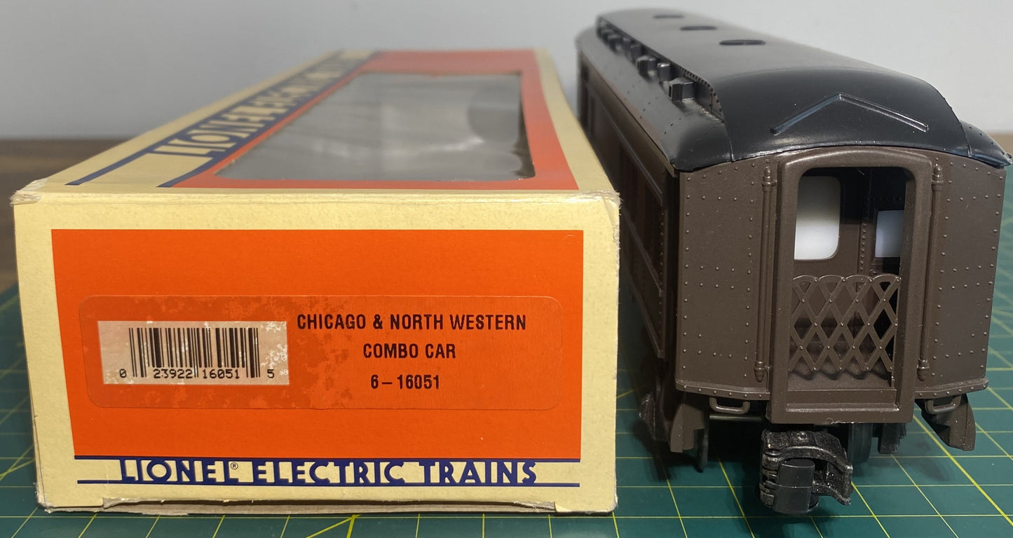 Lionel 6-16051 Chicago and North Western Combo Car