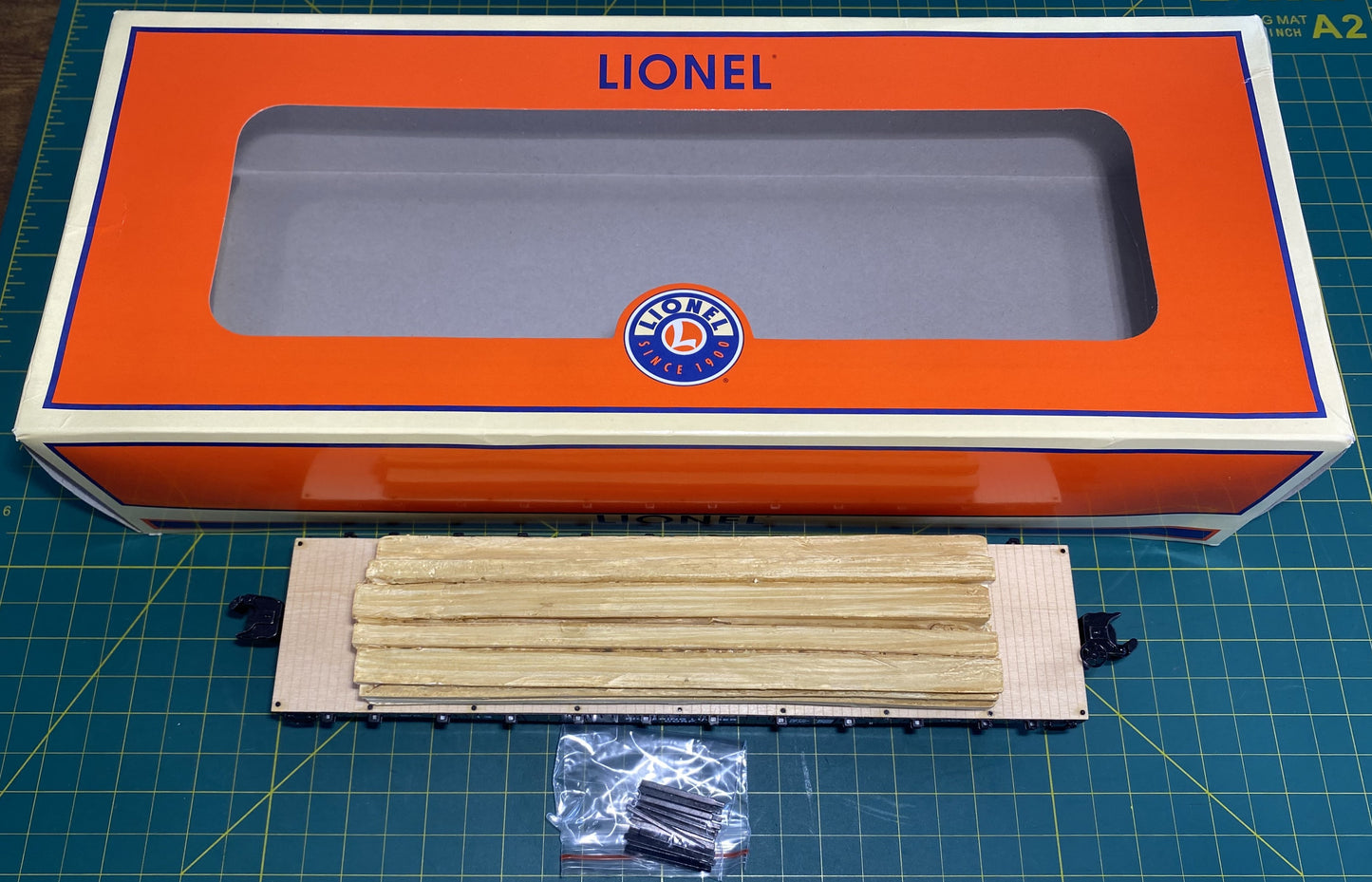 Lionel 6-82853 Pickering Lumber 40’ Flatcar w/Lumber Load