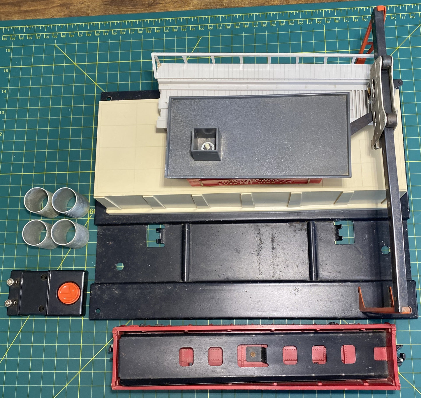 Lionel 342 Culvert Pipe Loader Post War