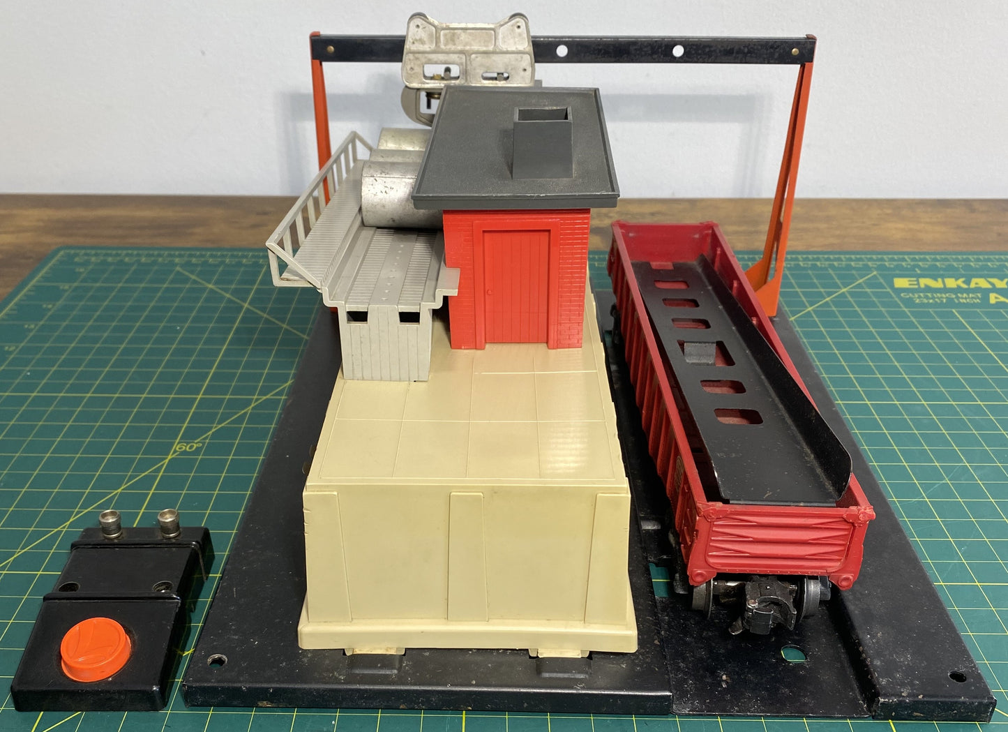 Lionel 342 Culvert Pipe Loader Post War
