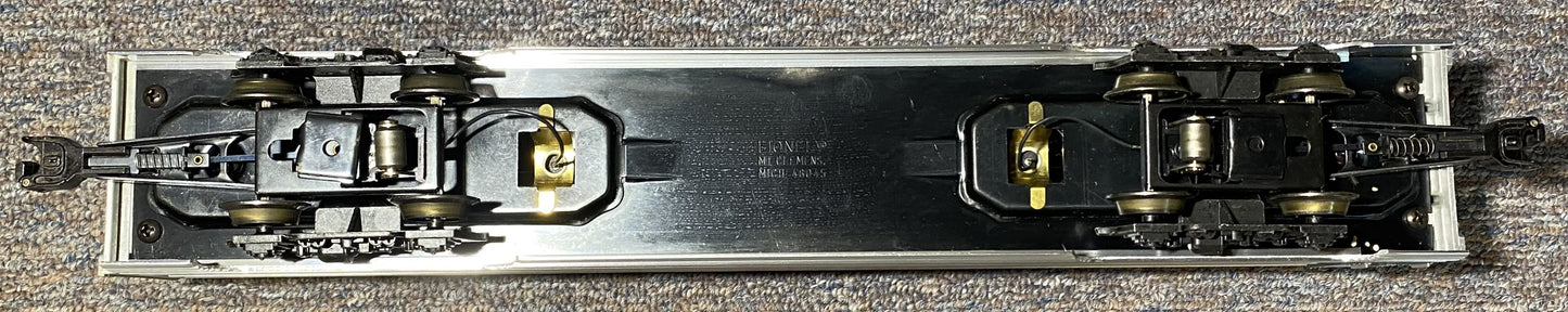 Lionel 9588 Burlington Silver Dome Vista Dome Passenger