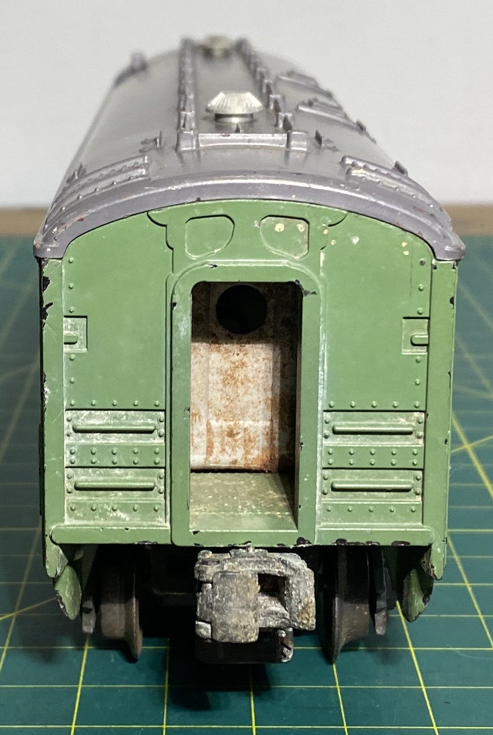 Lionel Post War Observation Car Hillside 2401