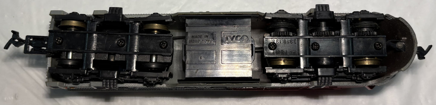TYCO 4015 EMD F7A Santa Fe 4015 Locomotive Warbonnet