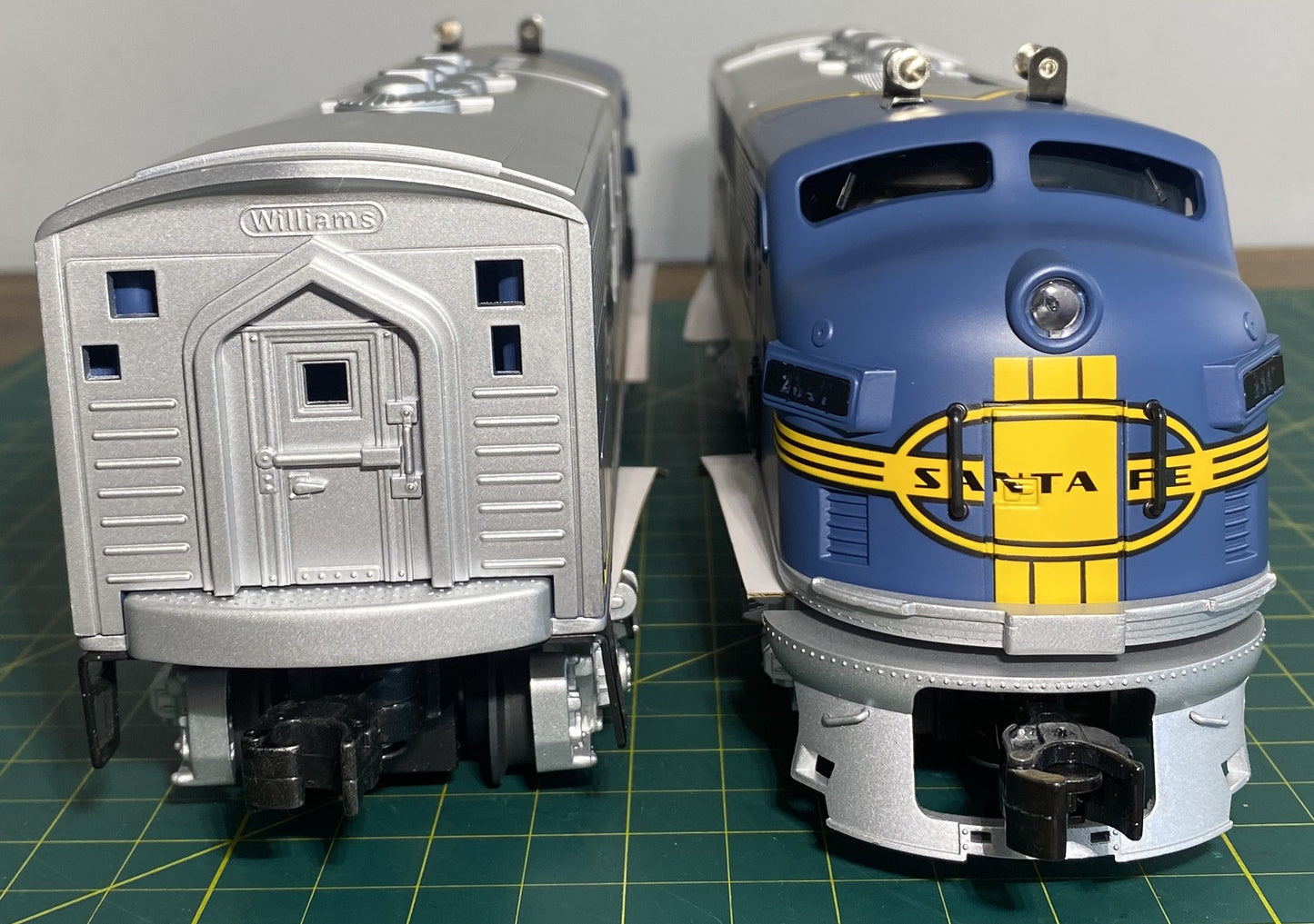 Williams 20185 Santa Fe F-3 Diesel Locomotive Set