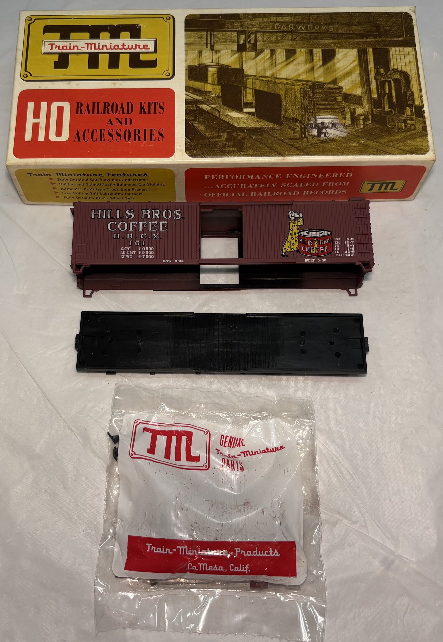 Train-Miniature 8060 Hills Bros Coffee HBCX #161 40′ Single Door Reefer Car