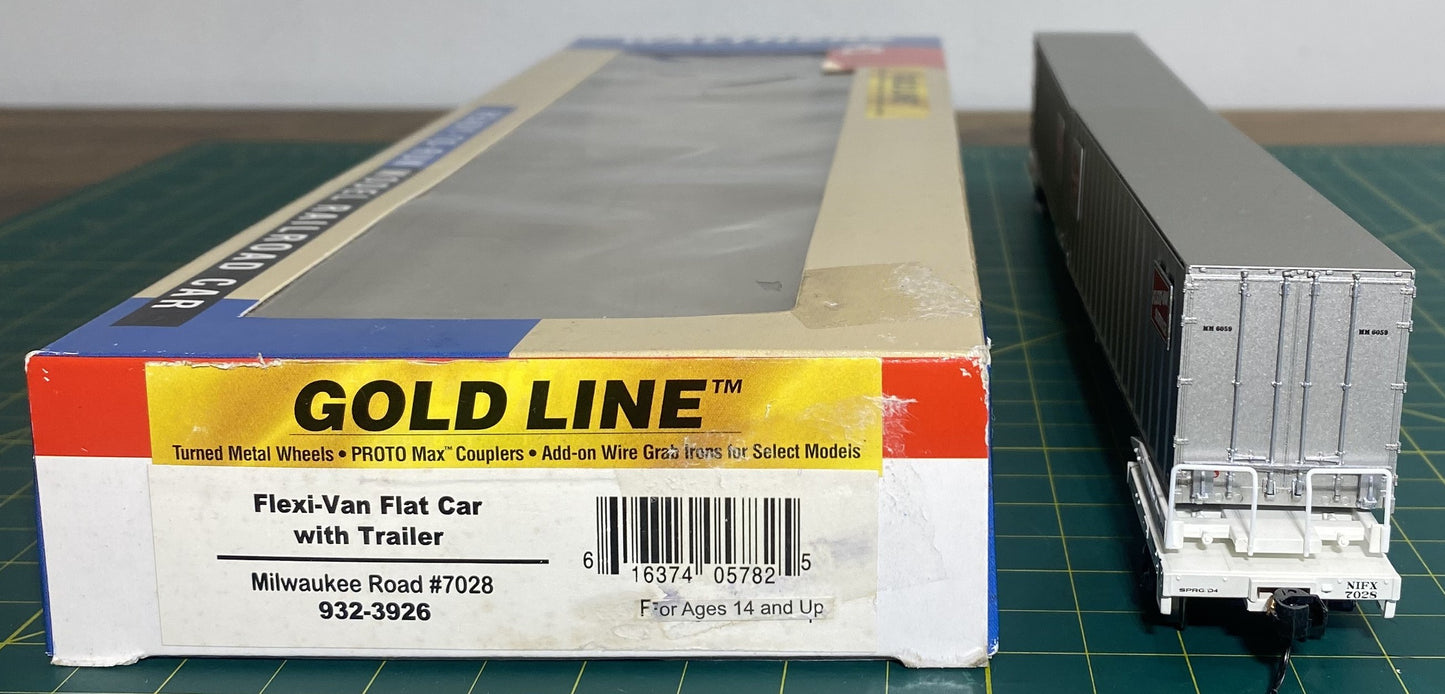 Walthers 932-3926 Flexi-Van Flat Car with Trailer Milwaukee Road #7028