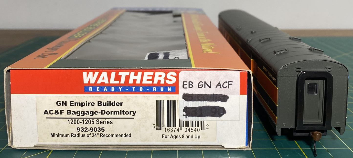Walthers 932-9035 Great Northern Empire Builder AC&F Baggage