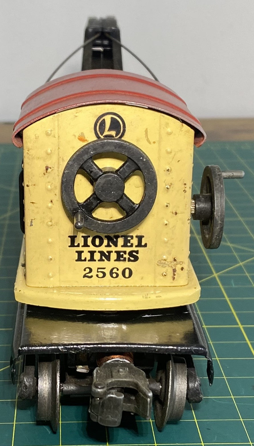 Lionel Post War Crane 2560